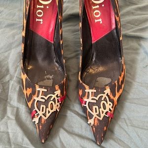 I LOVE DIOR PUMPS